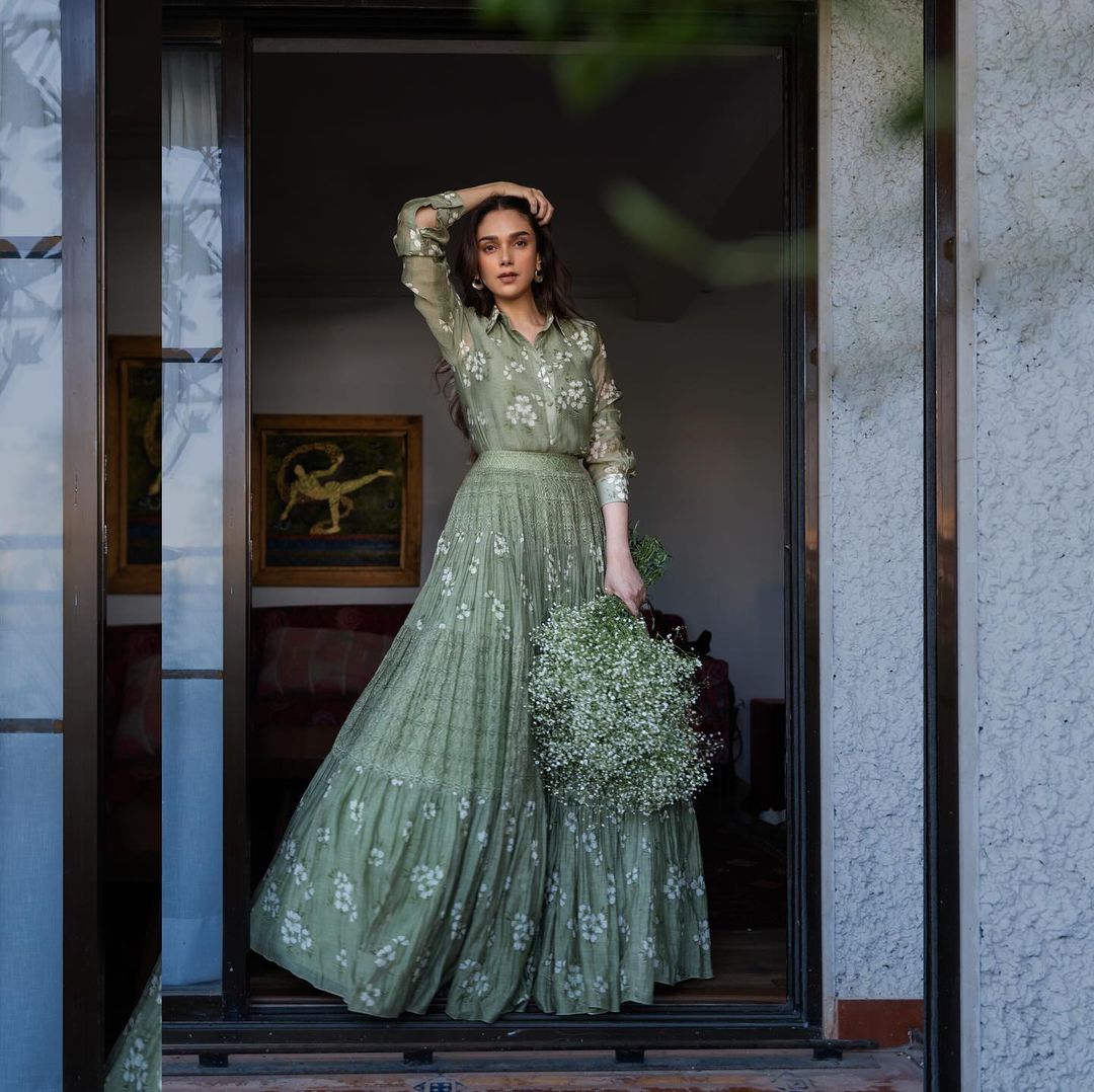 BOLLYWOOD ACTRESS ADITI RAO HYDARI STILLS IN GREEN LEHENGA CHOLI 5